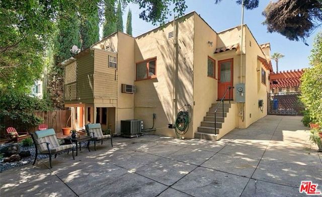 1522 Pandora Avenue, Los Angeles, CA 90024