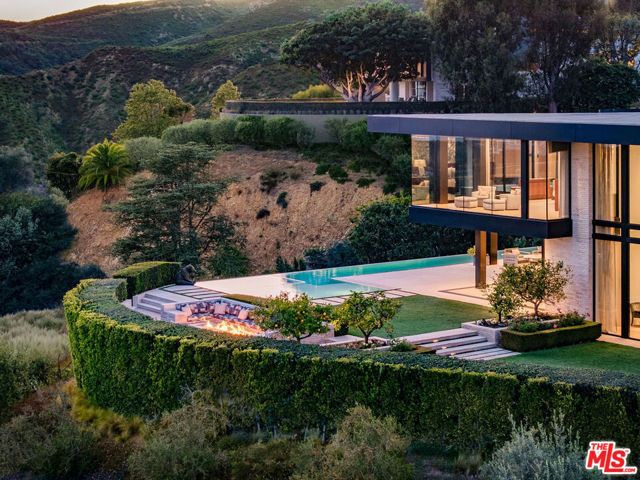 1601 Casale Road, Pacific Palisades (los Angeles), CA 90272