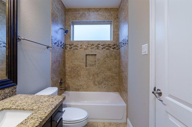 1518 Birdsall Street A, Houston, TX 77007