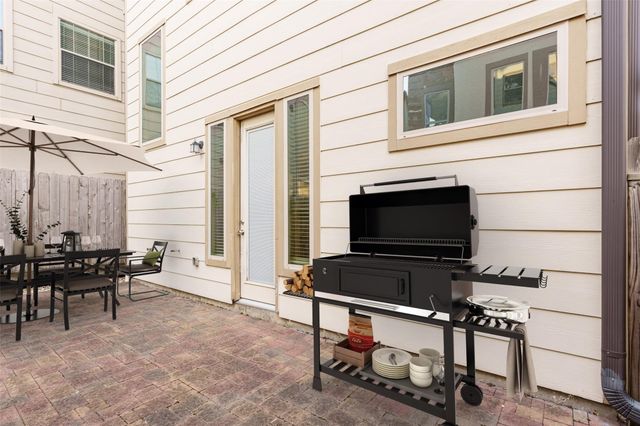 1518 Birdsall Street A, Houston, TX 77007