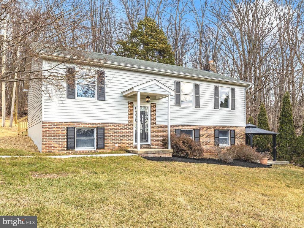 8231 AND 8229 WATER STREET RD, Walkersville, MD 21793