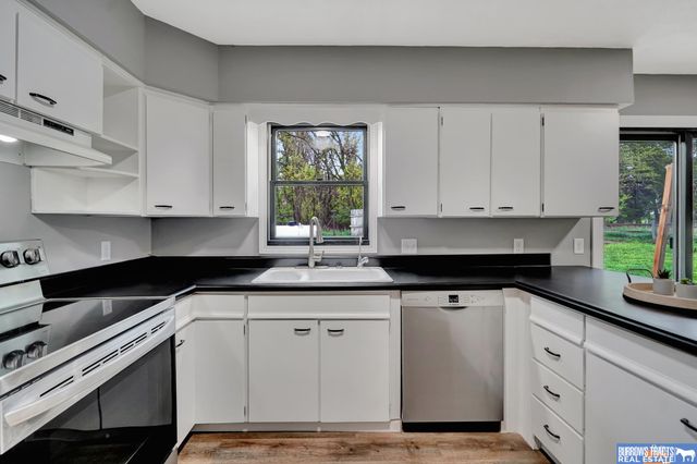 1000 Pioneer Drive, Beatrice, NE 68310