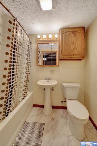 1000 Pioneer Drive, Beatrice, NE 68310