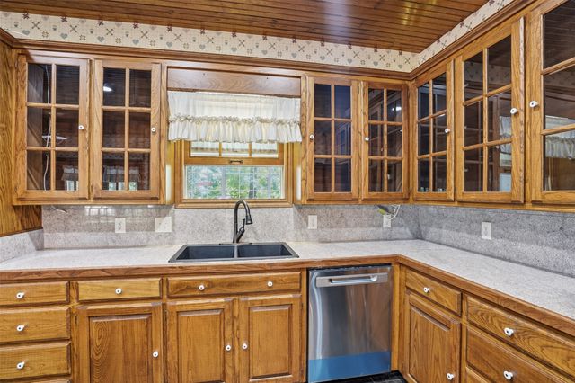 1000 Barry Lane, Cleburne, TX 76031