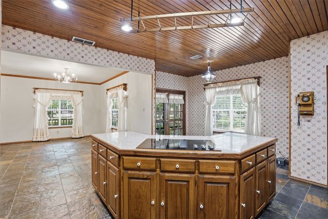 1000 Barry Lane, Cleburne, TX 76031