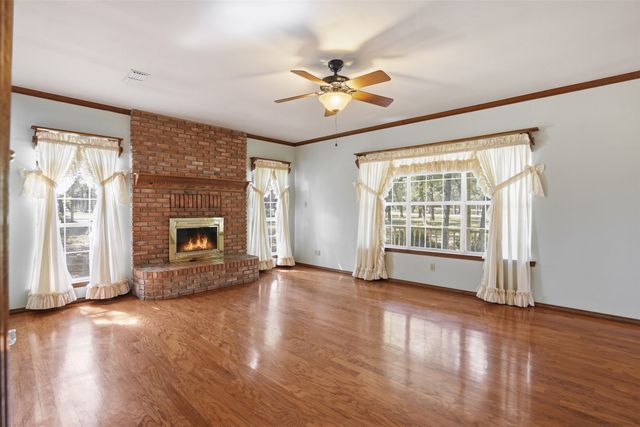 1000 Barry Lane, Cleburne, TX 76031