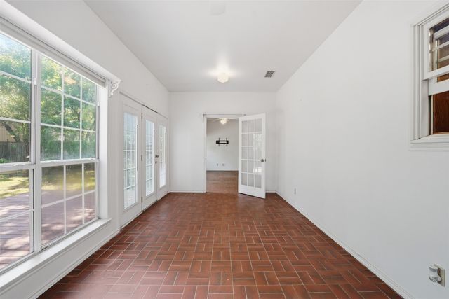 1000 Barry Lane, Cleburne, TX 76031