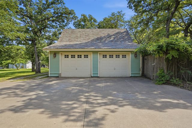 1000 Barry Lane, Cleburne, TX 76031