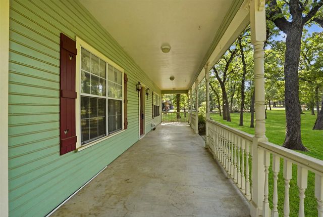1000 Barry Lane, Cleburne, TX 76031