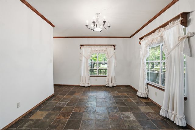 1000 Barry Lane, Cleburne, TX 76031