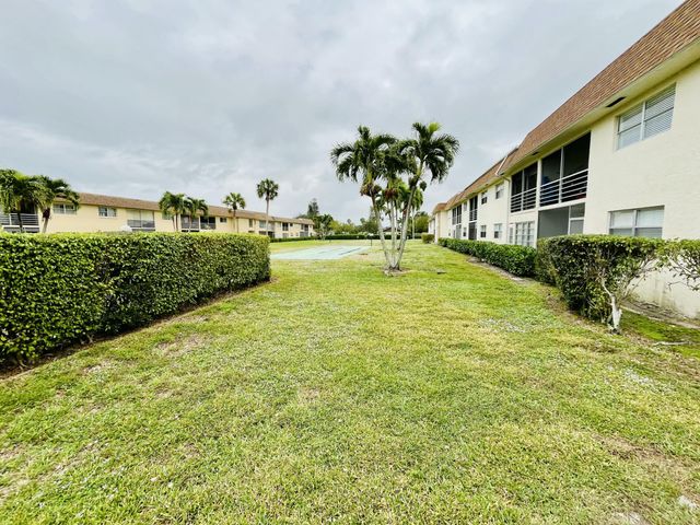 9911 Sandalfoot Boulevard 112, Boca Raton, FL 33428