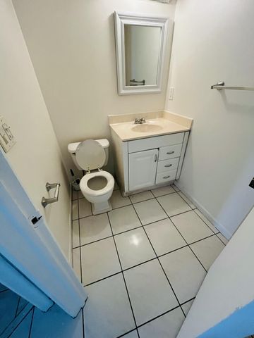 9911 Sandalfoot Boulevard 112, Boca Raton, FL 33428