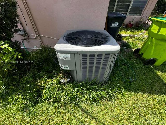 15 NW 88th St, El Portal, FL 33150