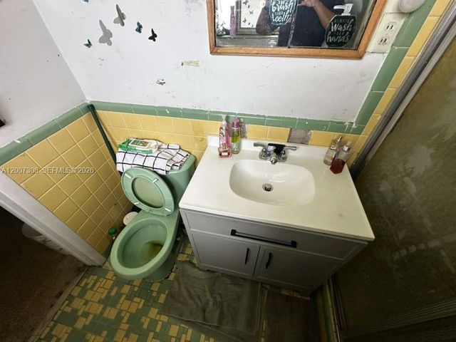 15 NW 88th St, El Portal, FL 33150