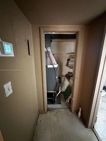 15 NW 88th St, El Portal, FL 33150