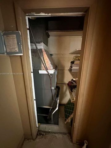 15 NW 88th St, El Portal, FL 33150