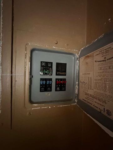 15 NW 88th St, El Portal, FL 33150