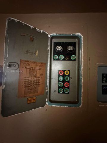 15 NW 88th St, El Portal, FL 33150