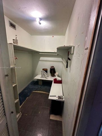 15 NW 88th St, El Portal, FL 33150