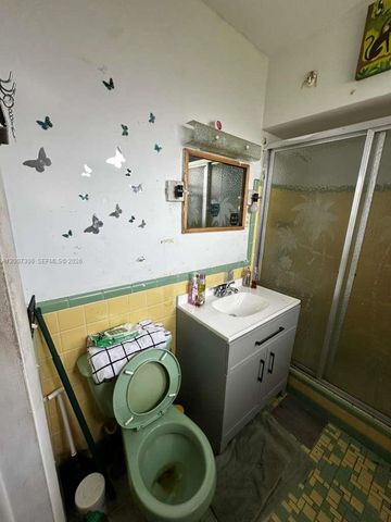 15 NW 88th St, El Portal, FL 33150