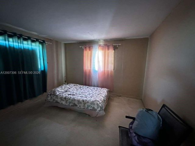 15 NW 88th St, El Portal, FL 33150