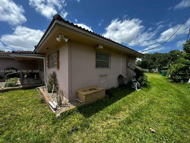 15 NW 88th St, El Portal, FL 33150