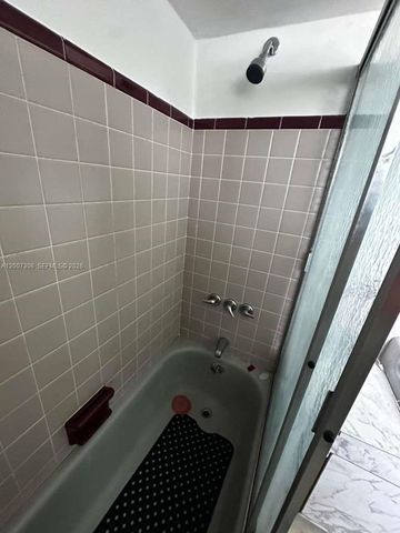 15 NW 88th St, El Portal, FL 33150