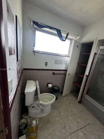 15 NW 88th St, El Portal, FL 33150