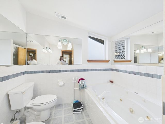 50 Diamond Drive, Pacific Beach, WA 98571