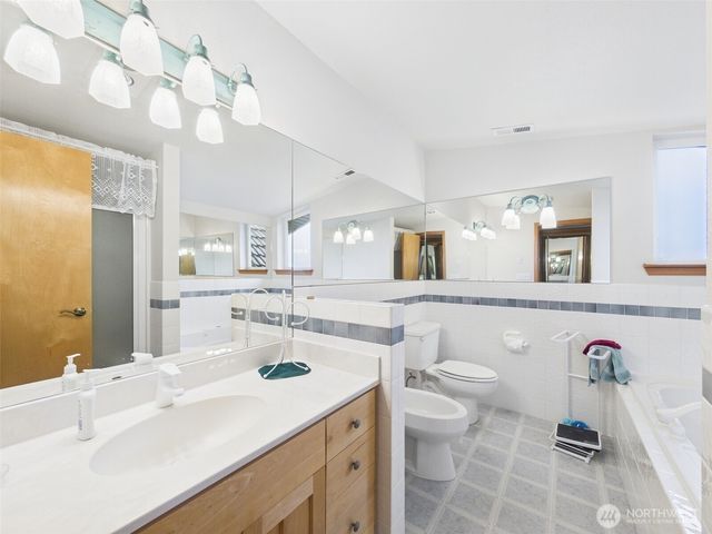 50 Diamond Drive, Pacific Beach, WA 98571