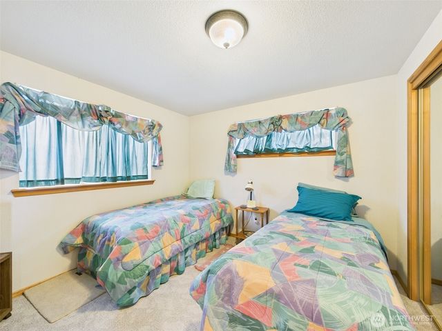 50 Diamond Drive, Pacific Beach, WA 98571