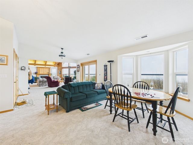 50 Diamond Drive, Pacific Beach, WA 98571