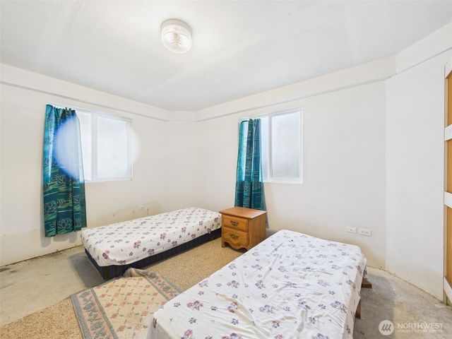 50 Diamond Drive, Pacific Beach, WA 98571