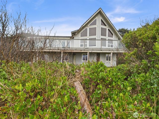 50 Diamond Drive, Pacific Beach, WA 98571