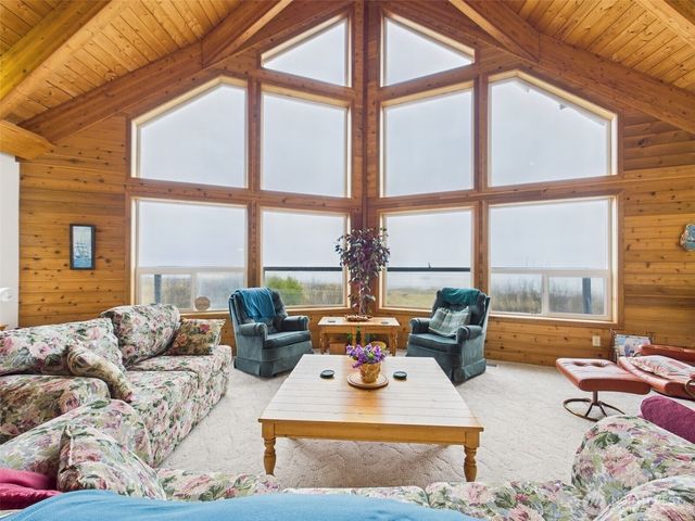 50 Diamond Drive, Pacific Beach, WA 98571