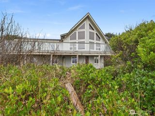 50 Diamond Drive, Pacific Beach, WA 98571