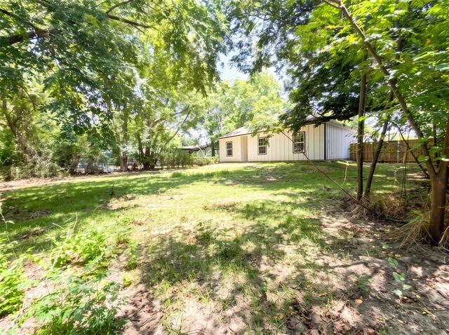 922 Gibbard Avenue, Wills Point, TX 75169