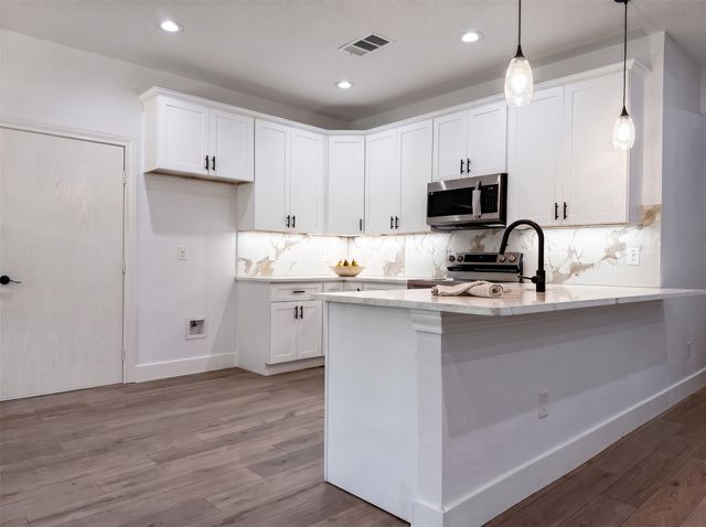 922 Gibbard Avenue, Wills Point, TX 75169