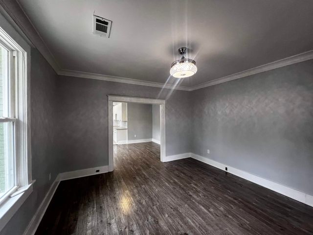 1052 FAXON AVE, Memphis, TN 38105