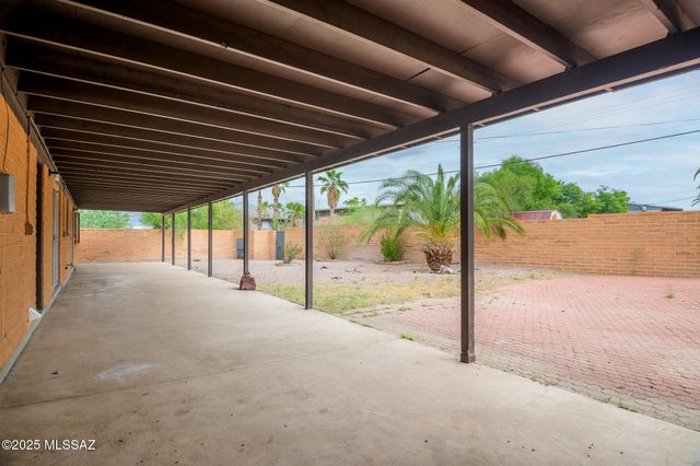 2536 N Tyndall Avenue, Tucson, AZ 85719