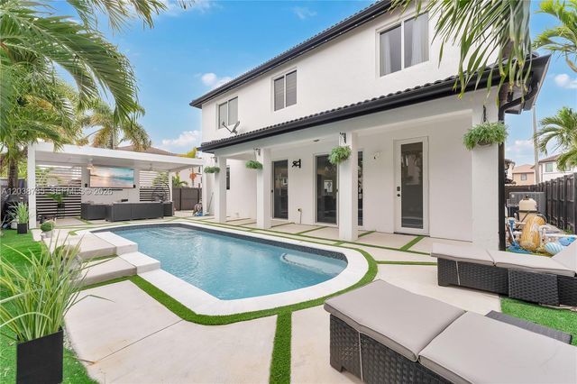 14452 SW 10th Street, Miami, FL 33184