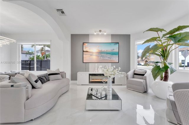 14452 SW 10th Street, Miami, FL 33184