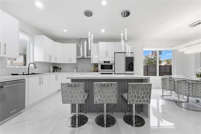 14452 SW 10th Street, Miami, FL 33184