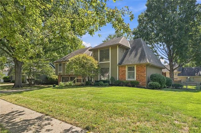 2201 W 120th Street, Leawood, KS 66209