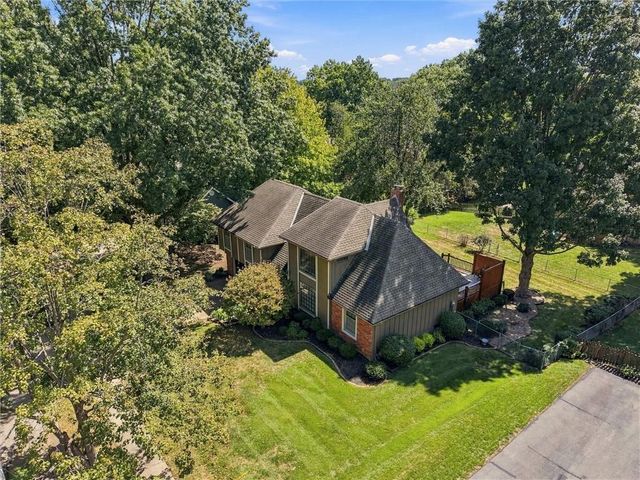 2201 W 120th Street, Leawood, KS 66209