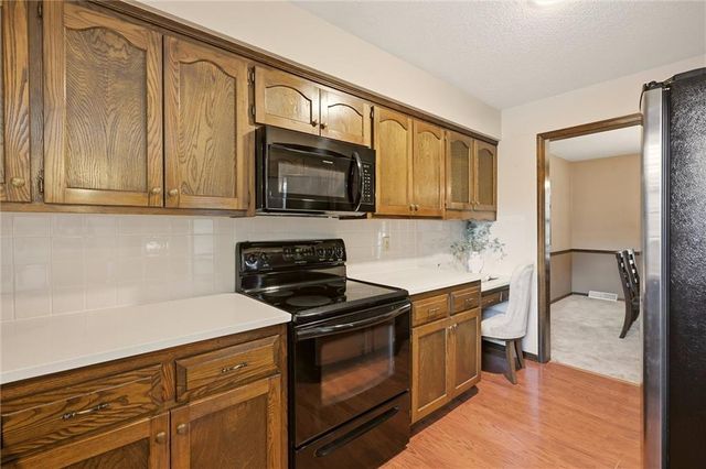 2201 W 120th Street, Leawood, KS 66209