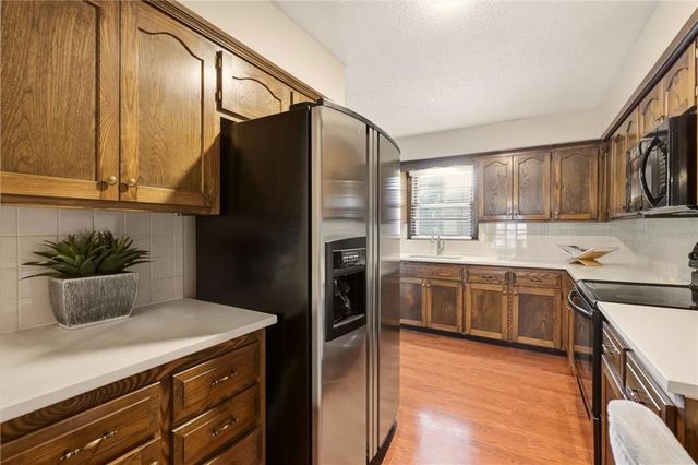 2201 W 120th Street, Leawood, KS 66209