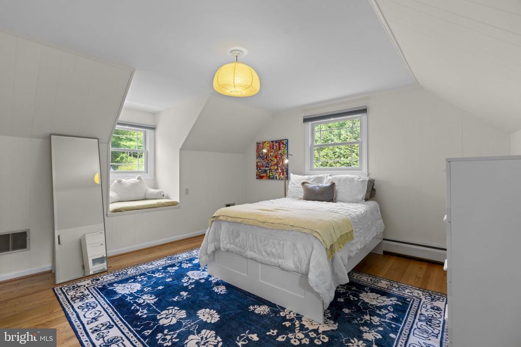 Image 24 of property listing at 3618 UNDEROAK DR, Ellicott City, MD 21042