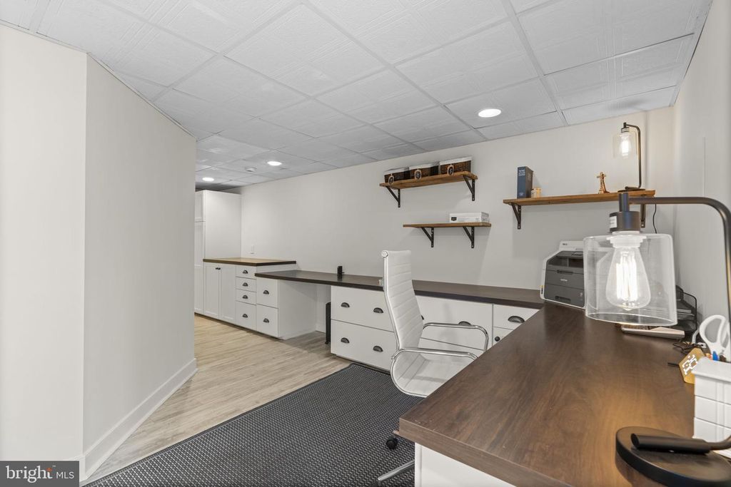 Image 35 of property listing at 3618 UNDEROAK DR, Ellicott City, MD 21042