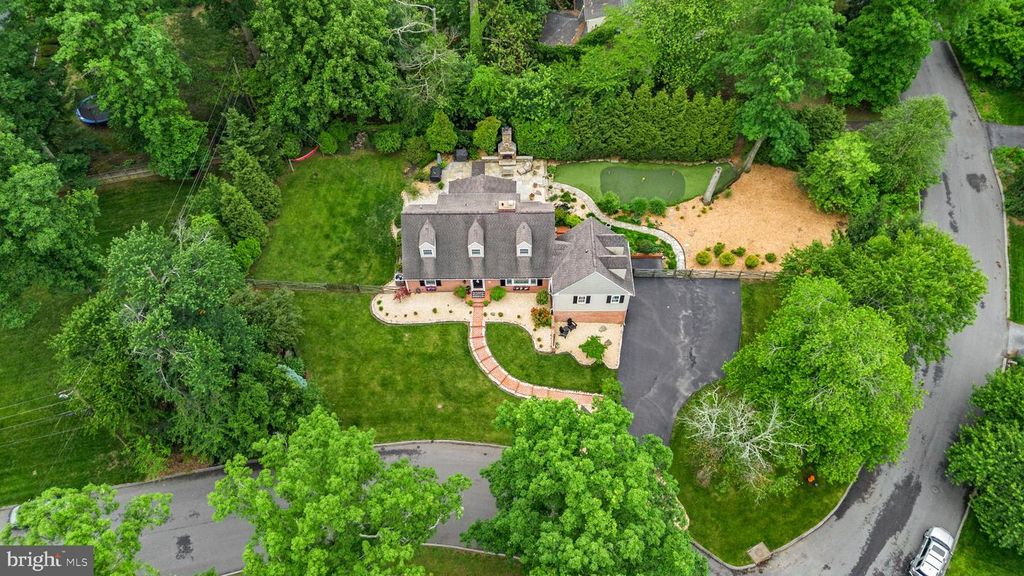 Image 45 of property listing at 3618 UNDEROAK DR, Ellicott City, MD 21042